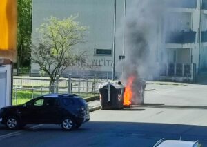 Alessandria, cassonetti in fiamme in via La Malfa