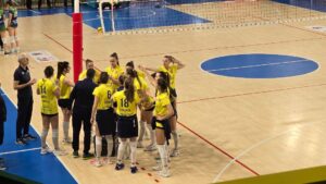 La capolista Acrobatica se ne va