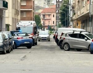 Alessandria: donna muore in casa, la presenza di sangue fa scattare l’allarme