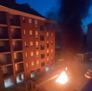 Alessandria: ieri sera cassonetti in fiamme in via Isonzo