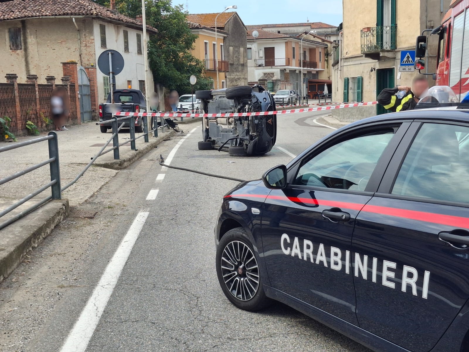 Viale Teresa Michel: nell’incidente coinvolte due auto, una si cappotta