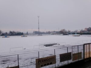 Neve e campi impraticabili, saltano nove gare