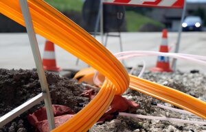 Fibra ottica, nuovi cantieri a Spinetta: divieti di sosta e carreggiate ristrette