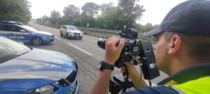 Neopatentata a 145 km/h in tangenziale ad Alessandria, patente ritirata
