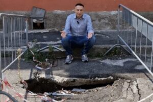 Locci (FdI): “Basta transenne, servono tempi certi per riparare le buche”