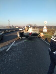 Spinetta Marengo: finisce contro il guard rail e si cappotta