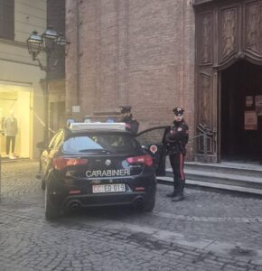 Alessandria, chiesa di via S. Lorenzo: muratore cade dal tetto, è in codice rosso