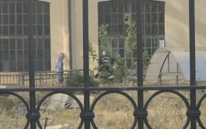 Alessandria, dramma a Palazzo Borsalino: giovane donna precipita dalla finestra e muore