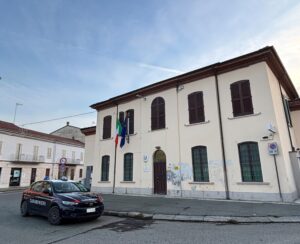 Spinetta: tenta di incendiare l’auto della ex, arrestato un 30enne