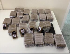 Alessandria: hashish pronto per lo spaccio in casa: sequestrati 11 chili, arrestato un 27enne
