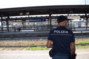 Alessandria, individuato il presunto autore del furto dell’auto abbandonata in stazione
